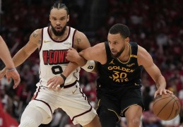 【NBA·季后赛】库里、巴特勒、希尔德合砍75分，勇士抢七大胜火箭成功晋级