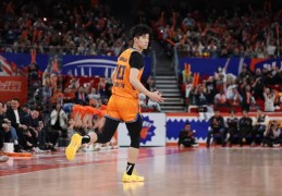 刘炜回家带走胜利，大鲨鱼主场不敌新疆队