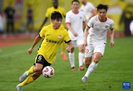 21岁国足新星即将登陆英超，签约后或将租借至英冠球队