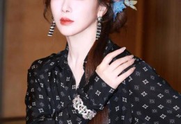 50岁女演员自曝：曾停工3年做了12次试管，天天和老公抱在马路上哭
