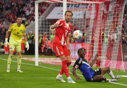 （体育）足球——德甲：拜仁胜汉堡