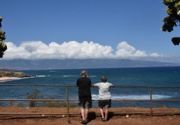 泽维尔亨利:（国际）野火灾难重创夏威夷毛伊岛旅游业