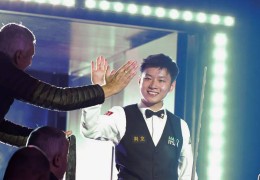 中国首位、亚洲首位！赵心童夺得斯诺克世锦赛冠军！