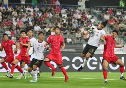 东亚杯揭幕战 国足0比3不敌韩国队