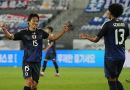 日本中场：为了能继续留在国家队，没有数据表现会很艰难