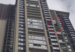 广州一女子将行李箱从43楼抛下，当事人认为自己没有触犯法律，警方：涉嫌犯罪，已刑拘