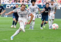 拜仁4-1霍芬海姆 凯恩上演帽子戏法