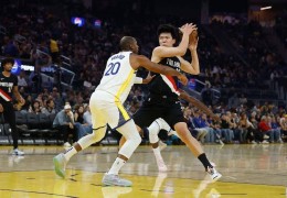 杨瀚森迎季前赛首秀