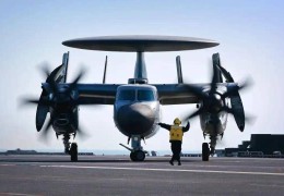 弹！弹！弹！海军三型舰载机成功在福建舰完成起降训练