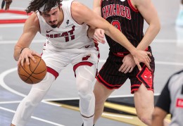 （体育）篮球——NBA杯赛：热火胜公牛