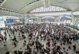 暑运过半，广深游客大量涌入北京上海成都