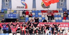 中国女子冰球职业联赛哈尔滨站开幕 系我国初次举办此联赛:日本职业联赛