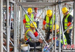 江苏南京：建设者职业技能竞赛争“状元”筑匠心