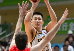 第九届阜新篮球节：辽宁本钢队胜澳大利亚墨尔本老虎队