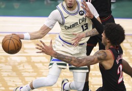 （体育）篮球——NBA常规赛：76人胜雄鹿