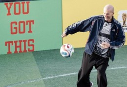 夸中国足球有进步，齐达内遭自家粉丝调侃