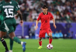 官方：费耶诺德中场黄仁范因小腿拉伤，退出韩国队9月名单