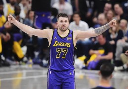 【NBA】东契奇重返达拉斯砍下45分，湖人客场大胜独行侠锁定季后赛资格