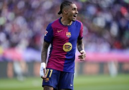 每体披露国王杯：弗里克和伊尼戈关键对话，拉菲尼亚安慰皇马球员