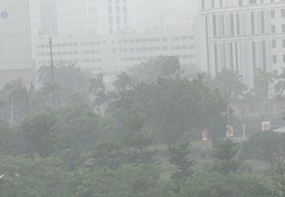 “桦加沙”来袭！有网友晒“楼晃晃”，珠海居民称25层以上居民被疏散 业内人士释疑