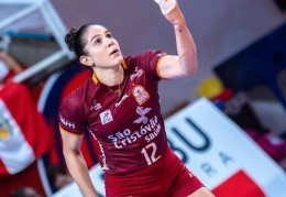 36岁巴西女排名将 纳塔莉亚·齐利奥 征战美国女排联赛