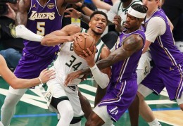 雄鹿迷了路！字母哥因伤缺阵，雄鹿不敌开拓者，遭遇五连败