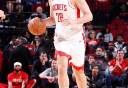 NBA季前赛：杜兰特缺席火箭轻取老鹰 申京半场19+6+5戴维森17+4