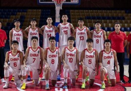 U16男篮亚洲杯中国队不敌澳大利亚队 时隔七年再度斩获亚军