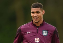 英格兰队官方：补招米兰中场奇克和勒沃库森中卫宽萨参加世预赛