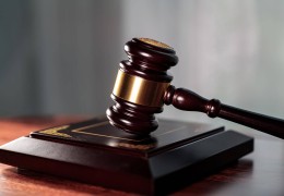 派出所所长身体不适换班后家中去世，人社局未认定工伤被起诉 法院判了