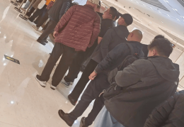 黄金大撤退？北京深圳昨日现排队卖黄金