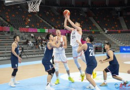 十五运会男篮四川队“背靠背”再取胜，周琦独得28分