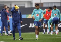 （外代二线）足球——世界杯预选赛：巴西队赛前备战