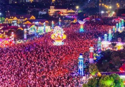 行进中国｜山东青岛，与世界干杯