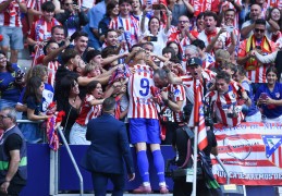 （体育）足球——西甲：马竞胜皇马