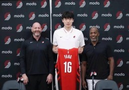 杨瀚森NBA首秀来了！身披16号球衣，对阵勇士