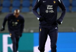 （外代二线）足球——世界杯预选赛：法国队备战