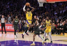NBA季后赛 | 连续两年倒在首轮 湖人该想想如何补强阵容