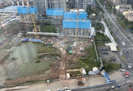 昆明大华春雨房地产公司未批先建，被罚389万余元